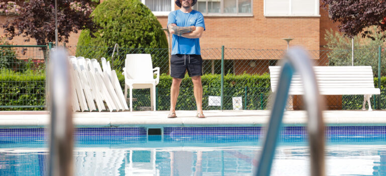 Los temporeros argentinos del socorrismo: «Acá en España, las empresas se matan por contratarnos»