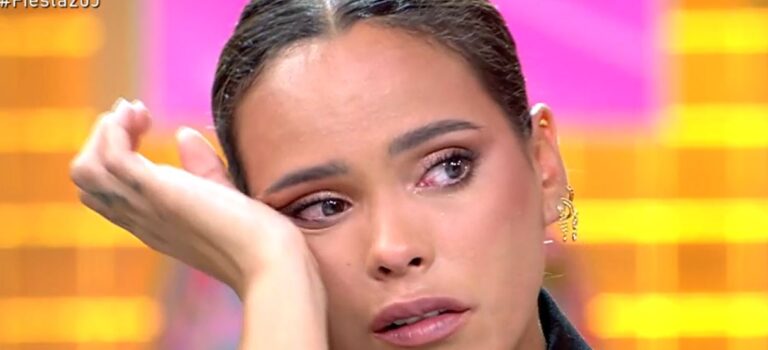 Adara Molinero habla de la operación estética de la que se arrepiente y por la que aún sufre