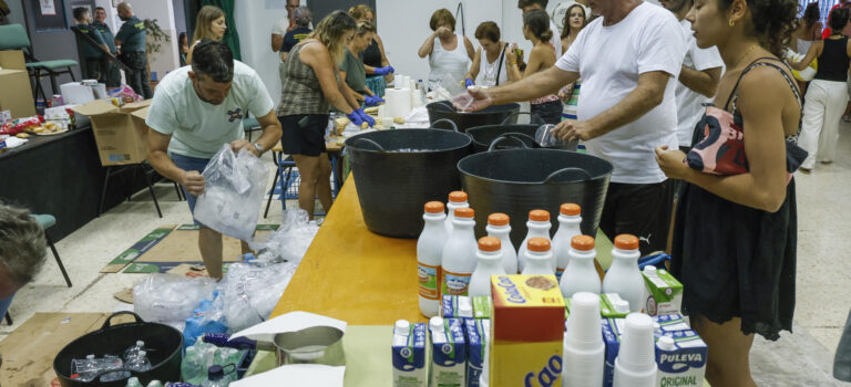 Los incendios de León y Zamora cercan a Mañueco por su tardanza en asumir el liderazgo de la emergencia