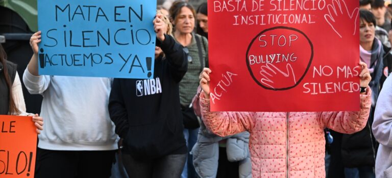 Las muertes por acoso escolar desvelan las grietas de un sistema que no protege: «Falla el que ve y calla»