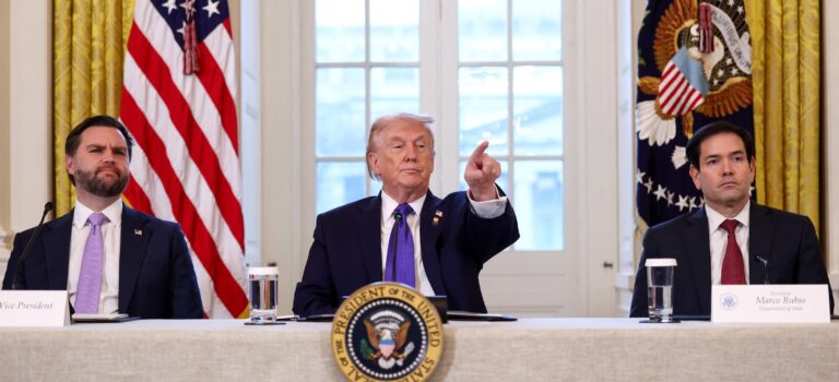 Tocada y ¿hundida?: Trump transforma la OTAN en un arma para chantajear a Europa con la mirada puesta en Groenlandia