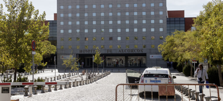 El Hospital de Alcorcón adjudicó a dedo casi 30.000 contratos menores en tres años y fraccionó parte de ellos en fraude de ley