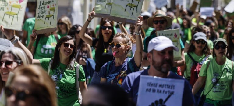 La escuela pública valenciana muestra su fuerza en su mayor pulso en 40 años: «Todos recordarán esta huelga histórica»