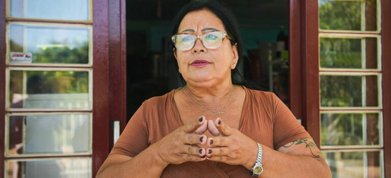 Gigantes tecnológicos aterrizan en regiones pobres con sed de recursos y falsas promesas de trabajo
